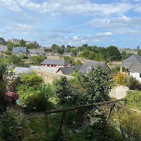 Appartement En Plein Coeur Historique De Dinan Exterior foto
